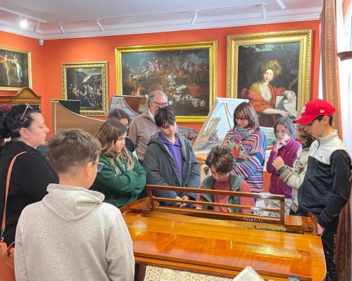 La VI classe visita il laboratorio di strumenti musicali storici di Ugo Casiglia